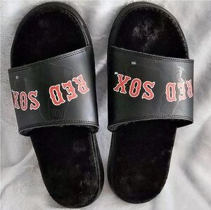 Red Sox Black ISlide Sandals Fur Mantra